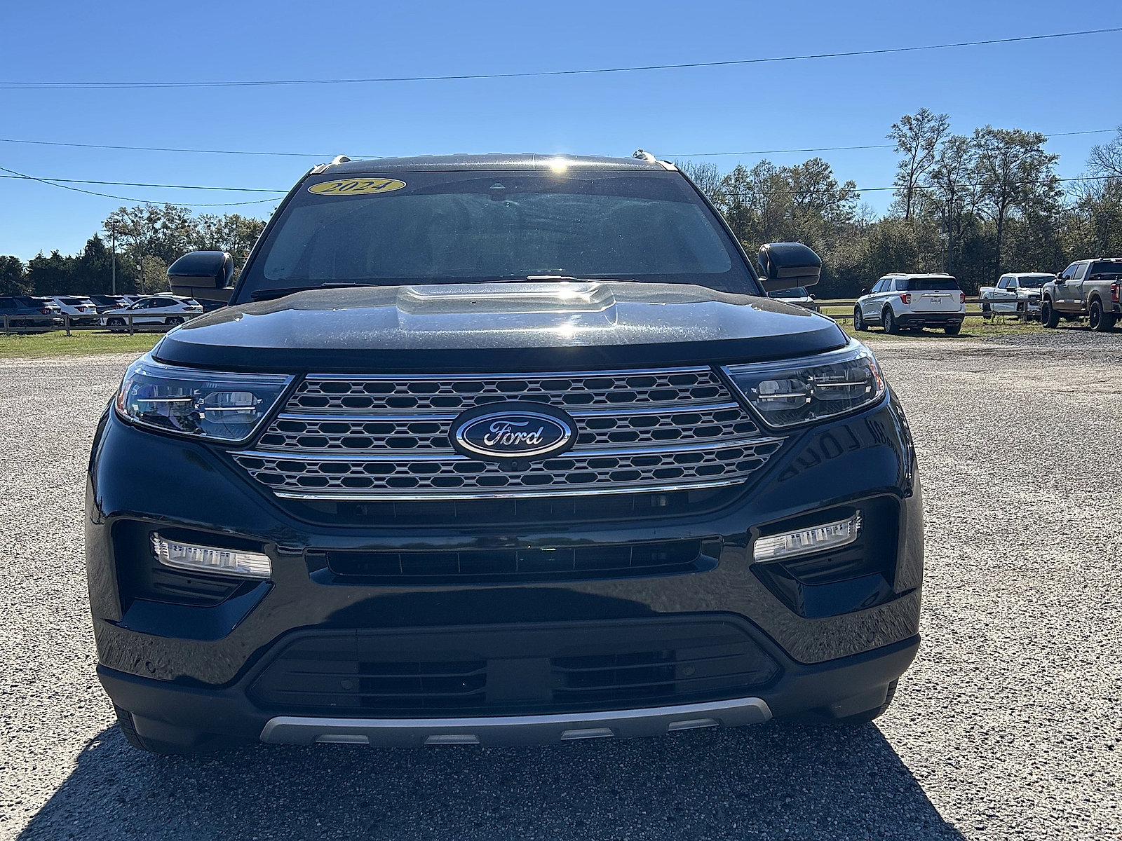 Used 2024 Ford Explorer Limited image 3