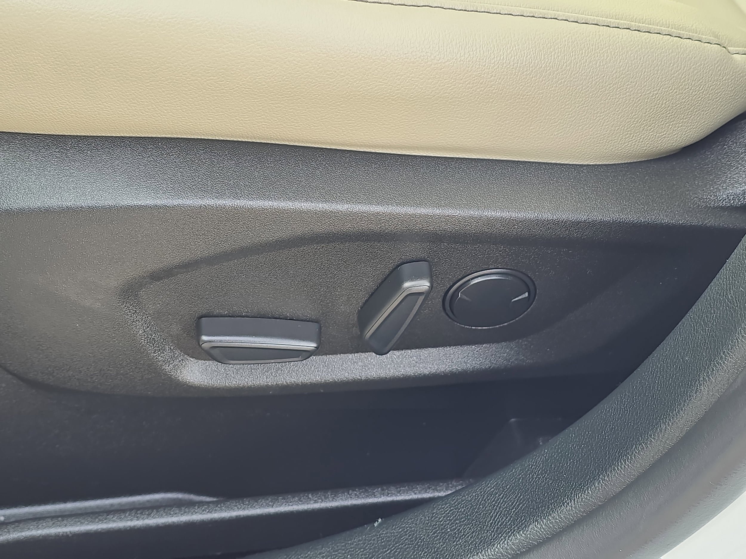 Certified 2023 Ford Edge Titanium AWD/4WD image 22