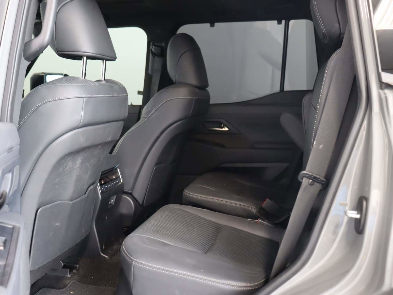 Used 2024 Lexus GX 550 w/ Accessory Package (Z1) AWD/4WD image 16