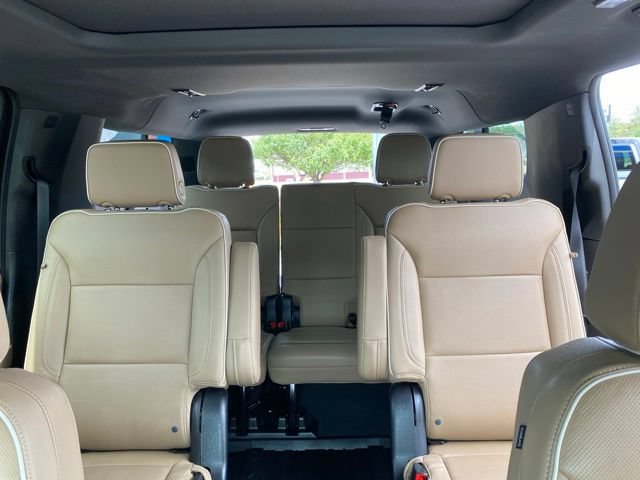 Used 2023 Chevrolet Suburban Premier AWD/4WD image 38
