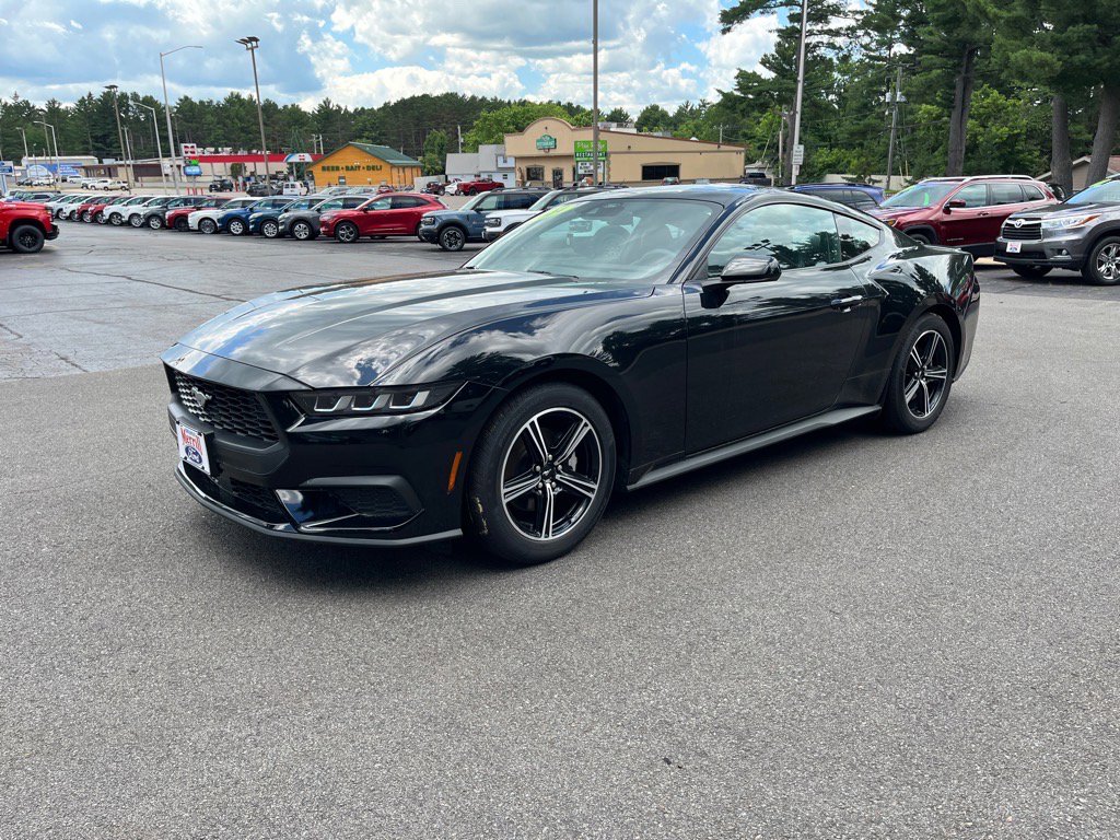 Used 2024 Ford Mustang Premium image 3