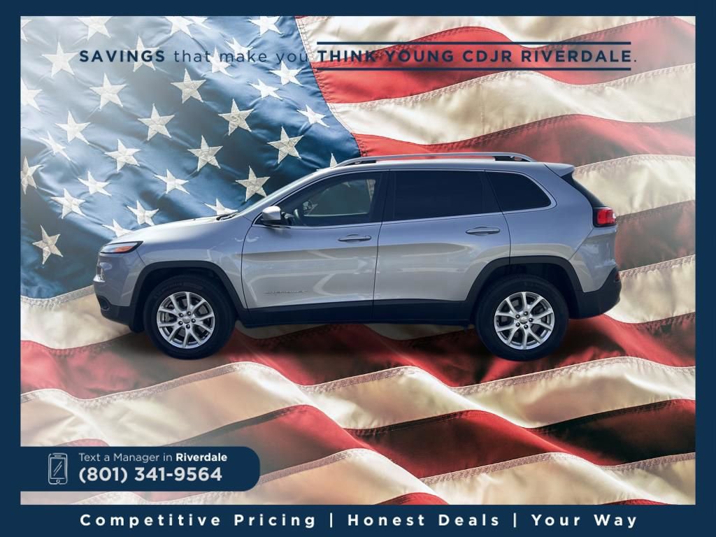 Used 2017 Jeep Cherokee Latitude w/ Comfort & Sound Group image 2