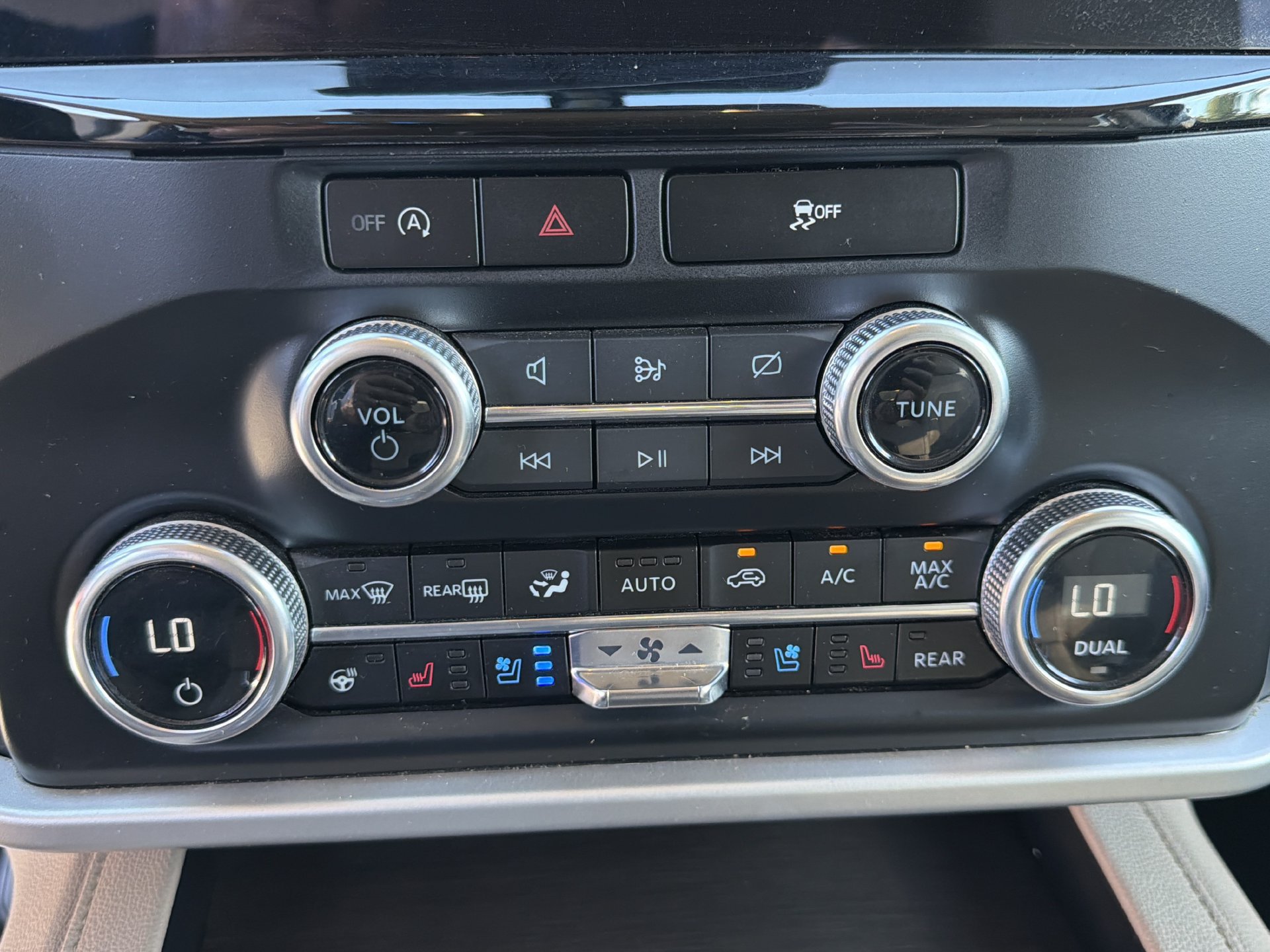 Used 2024 Ford Expedition Max Limited AWD/4WD image 6