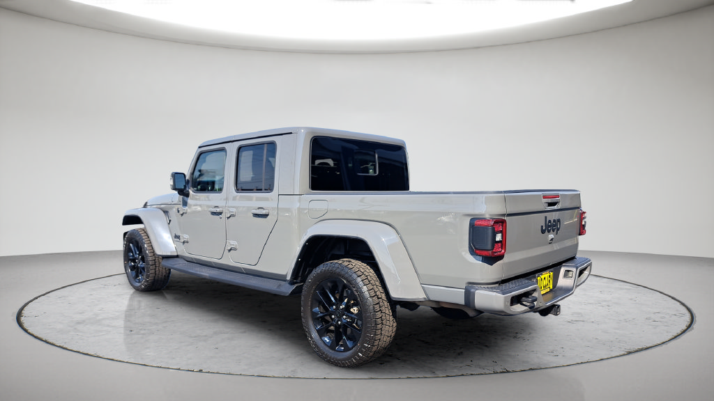 Used 2022 Jeep Gladiator Overland AWD/4WD image 7