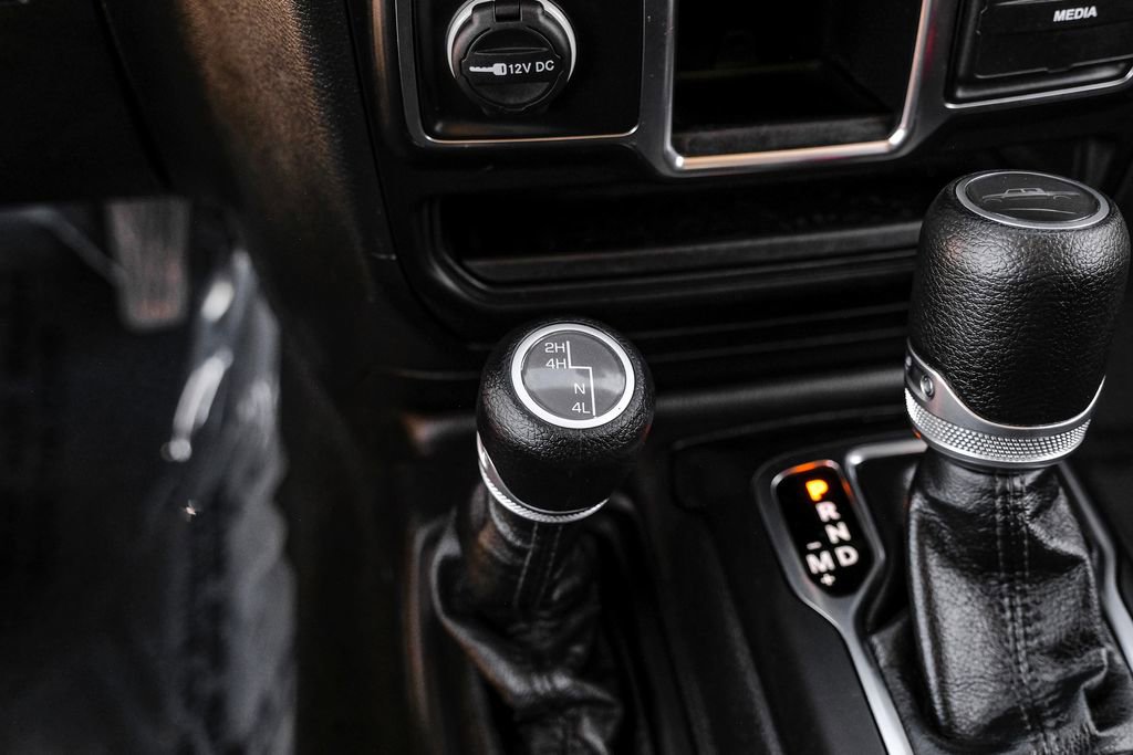 Used 2023 Jeep Gladiator Sport image 29