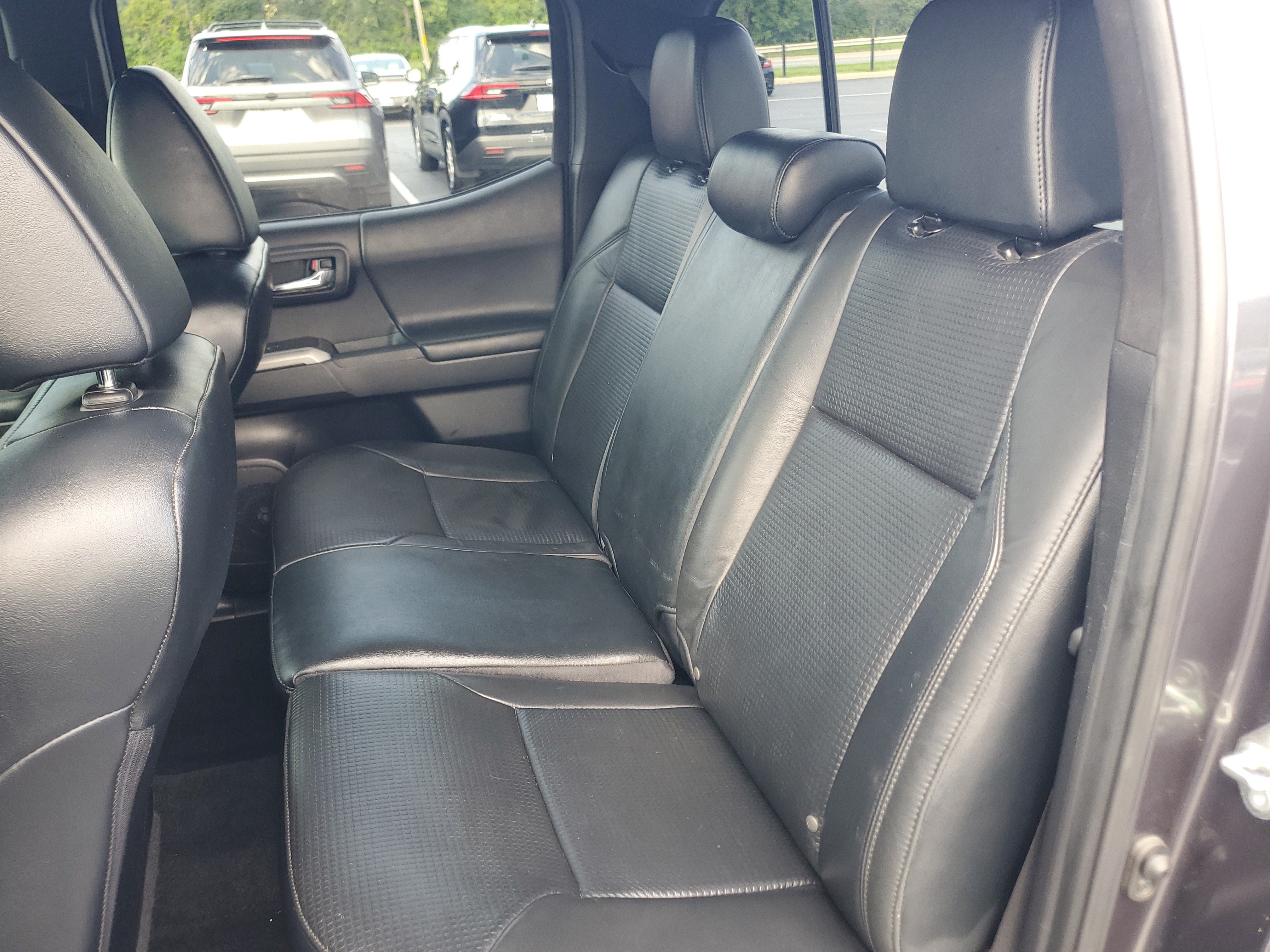Used 2020 Toyota Tacoma Limited AWD/4WD image 11