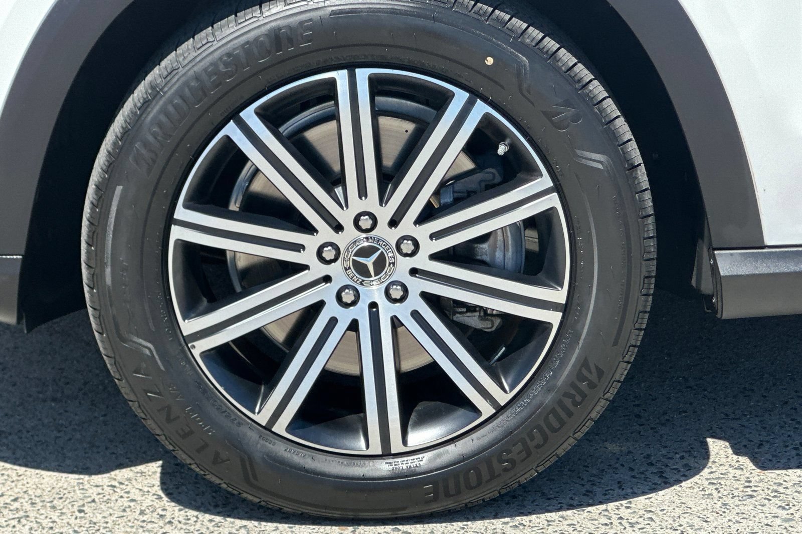 Certified 2025 Mercedes-Benz GLE 450e 4MATIC w/ Winter Package image 38
