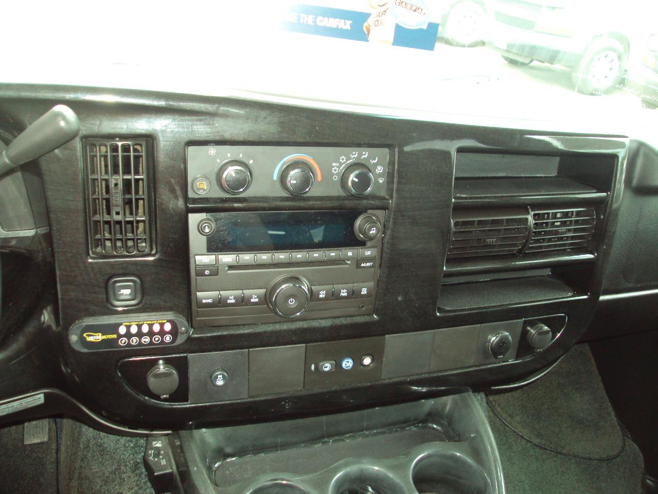 Used 2014 Chevrolet Express 1500 AWD image 31