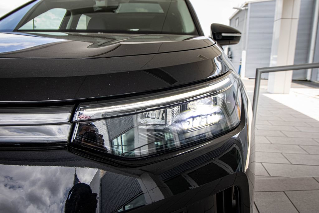 New 2026 Volkswagen Tiguan SE FWD image 6