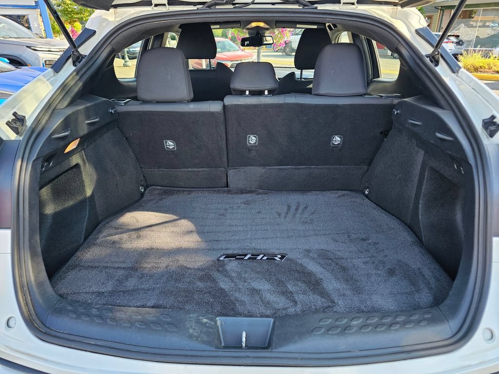 Used 2018 Toyota C-HR XLE FWD image 10