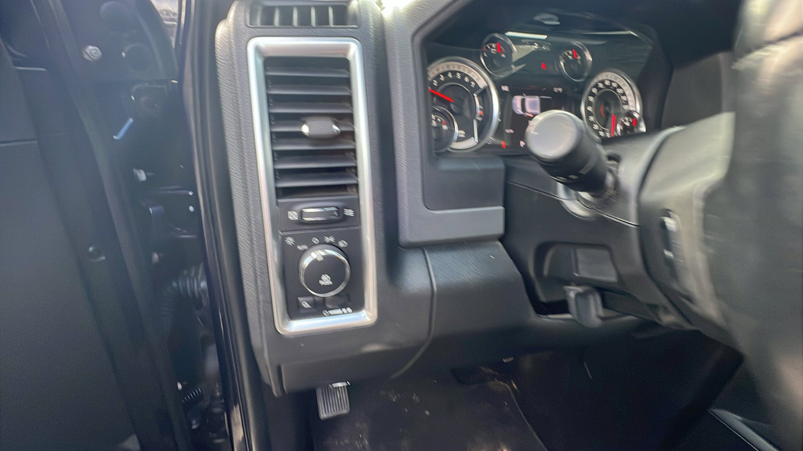 Used 2013 RAM 1500 Big Horn image 25