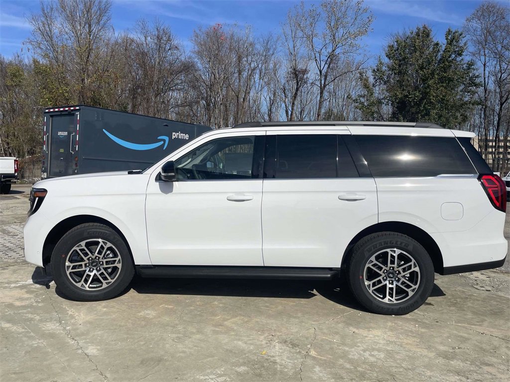 New 2025 Ford Expedition Active image 6