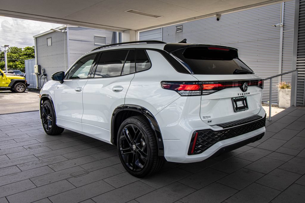 Certified 2026 Volkswagen Tiguan SE R-Line FWD image 12