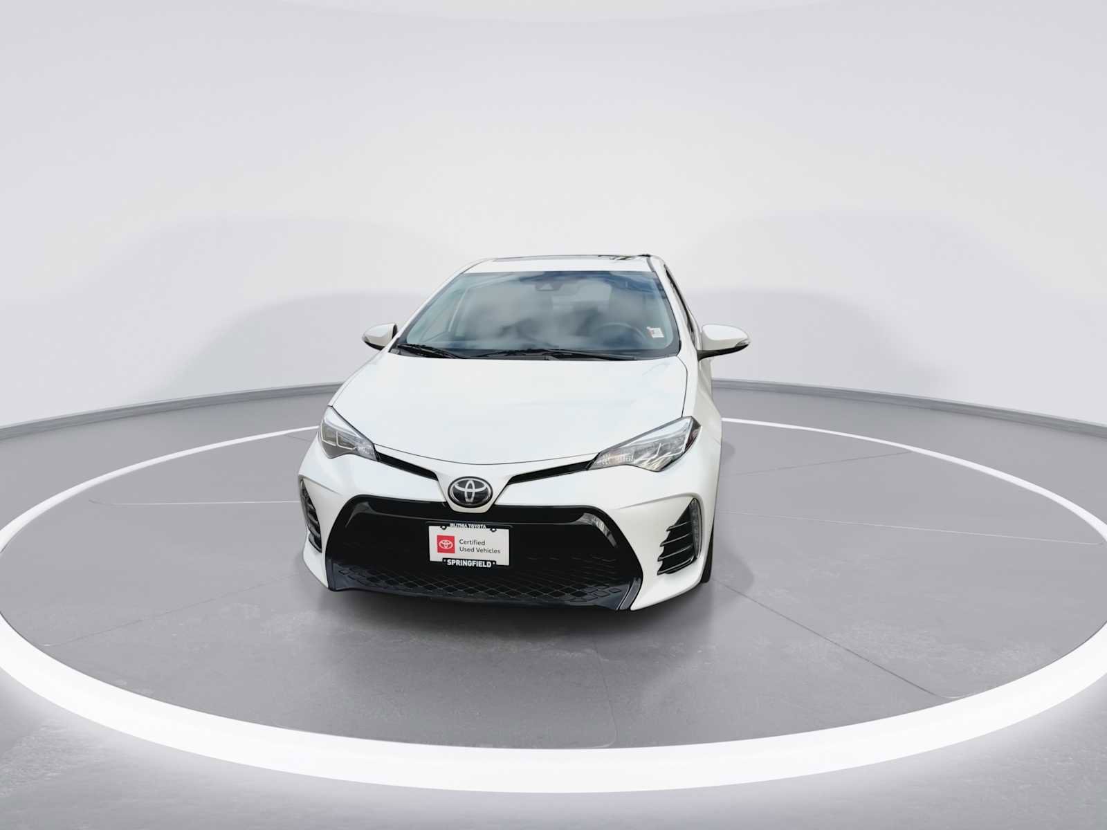 Used 2017 Toyota Corolla SE w/ SE Premium Package image 3