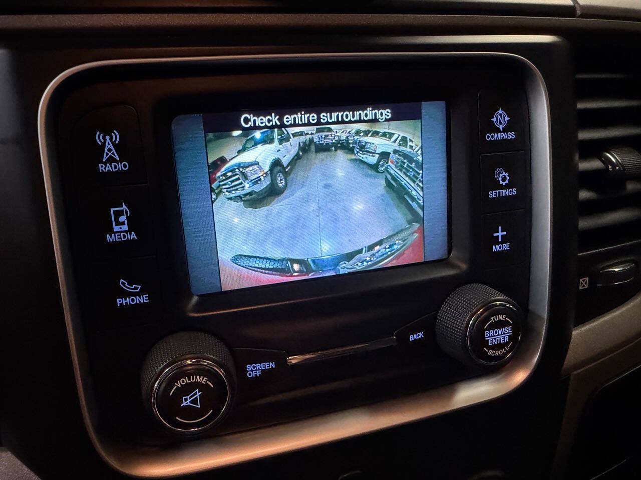 Used 2014 RAM 2500 Tradesman w/ Chrome Appearance Group AWD/4WD image 8