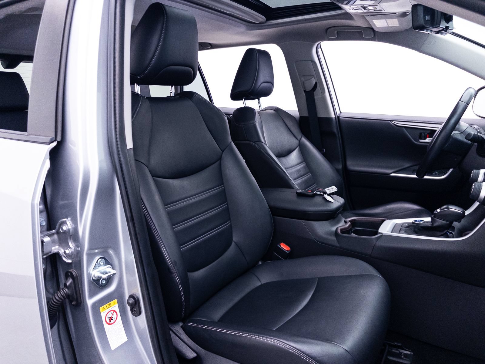 Used 2019 Toyota RAV4 Limited w/ Carpet Mat Package AWD/4WD image 40