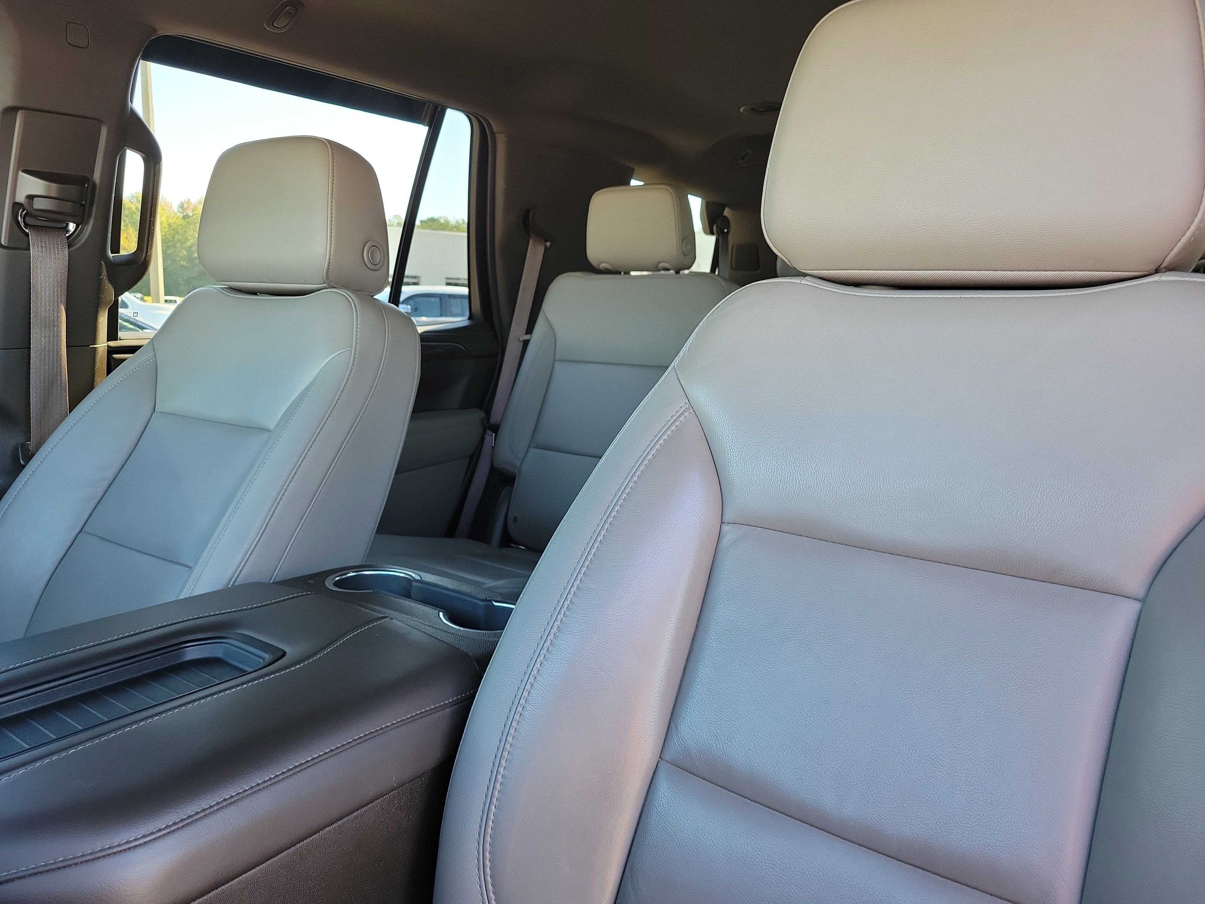 Used 2021 Chevrolet Tahoe Z71 w/ Z71 Off-Road Package image 16