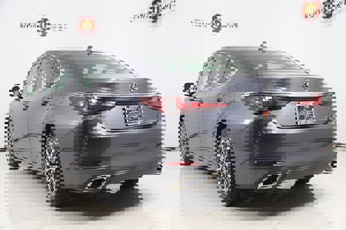 Used 2023 Lexus ES 350 image 4