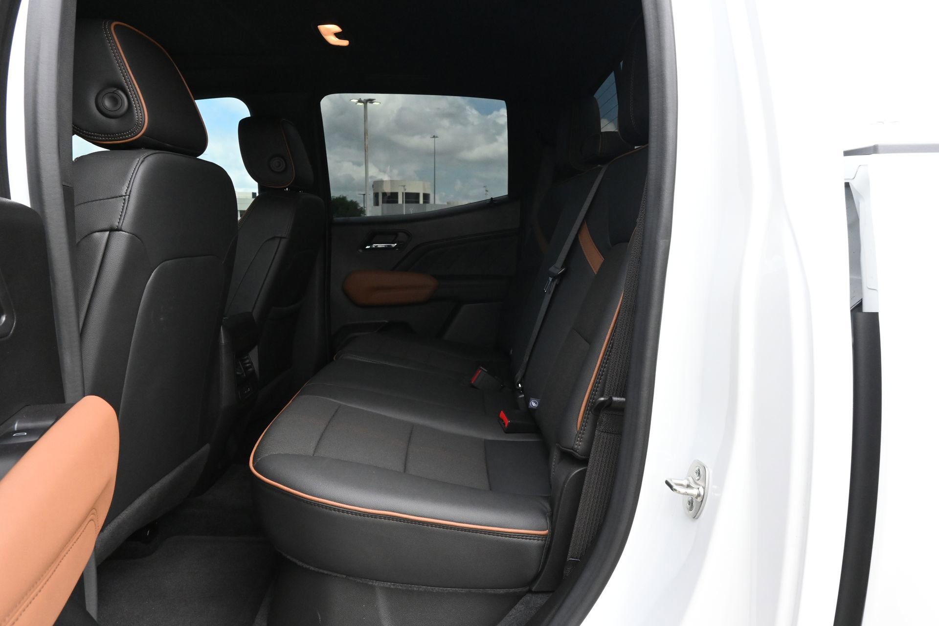 Used 2024 GMC Canyon AT4 w/ Technology Package AWD/4WD image 20