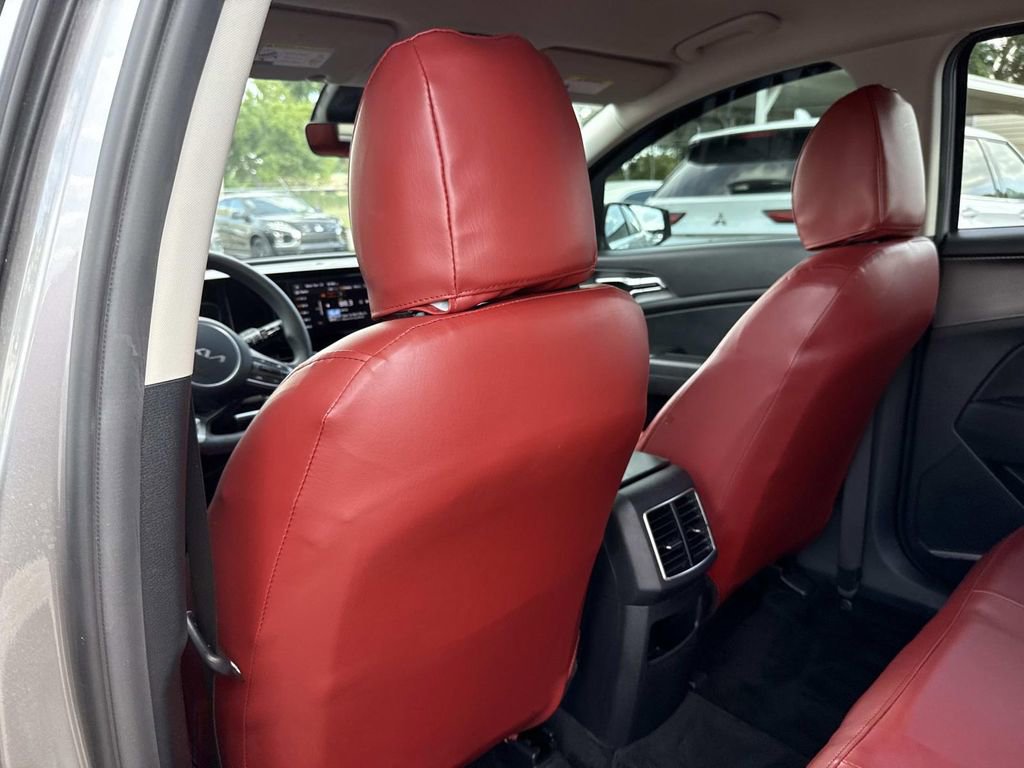 Used 2023 Kia Sportage LX FWD image 12