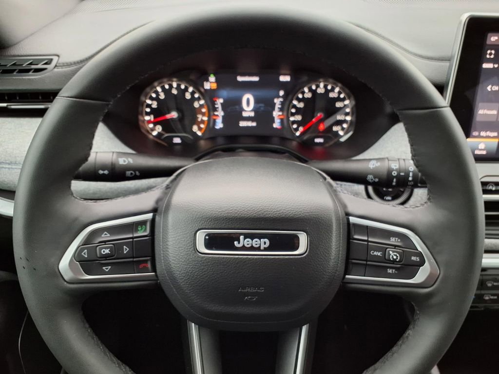Used 2023 Jeep Compass Latitude w/ Convenience Group AWD/4WD image 12