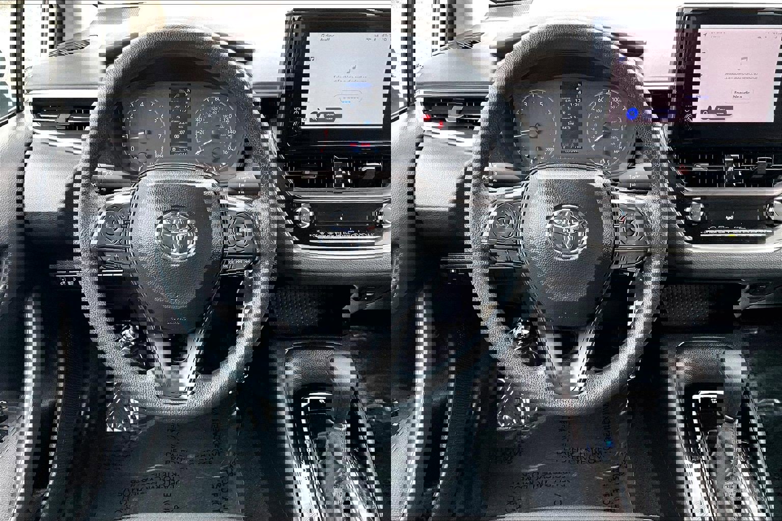 Used 2025 Toyota Corolla LE image 5