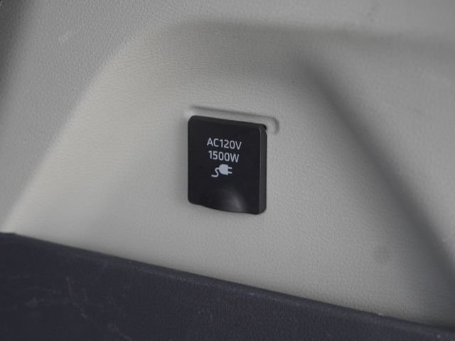 Used 2024 Toyota Sienna Limited AWD/4WD image 58