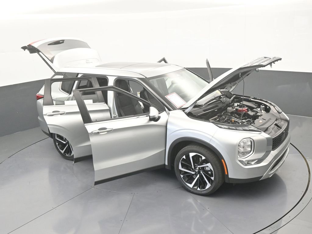 Used 2024 Mitsubishi Outlander SE image 81