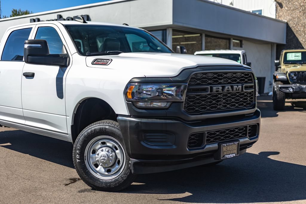 Used 2023 RAM 2500 Tradesman AWD/4WD image 3