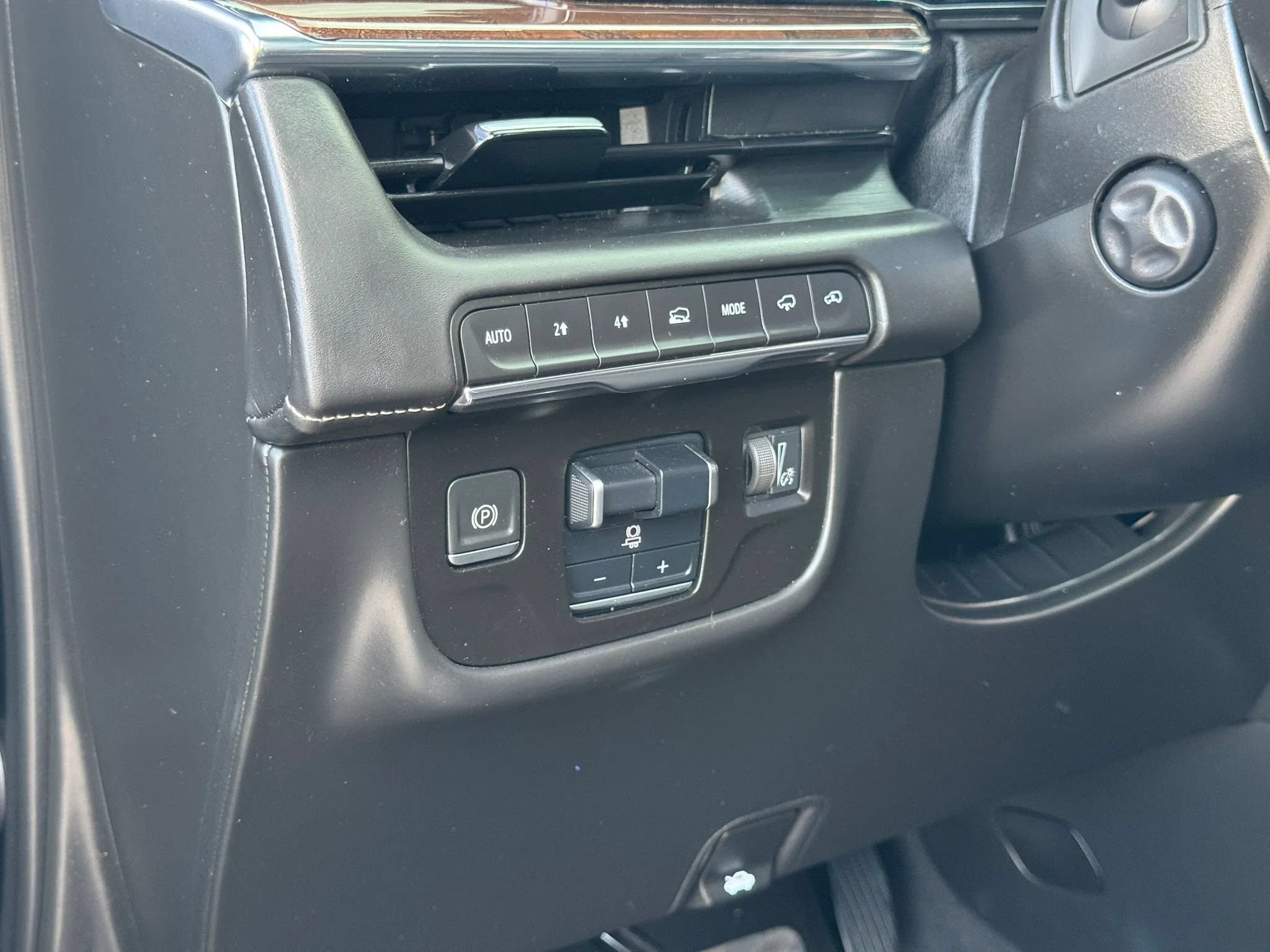 Used 2021 Cadillac Escalade Sport Platinum AWD/4WD image 19