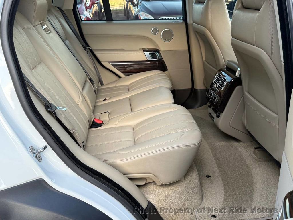 Used 2016 Land Rover Range Rover HSE image 12