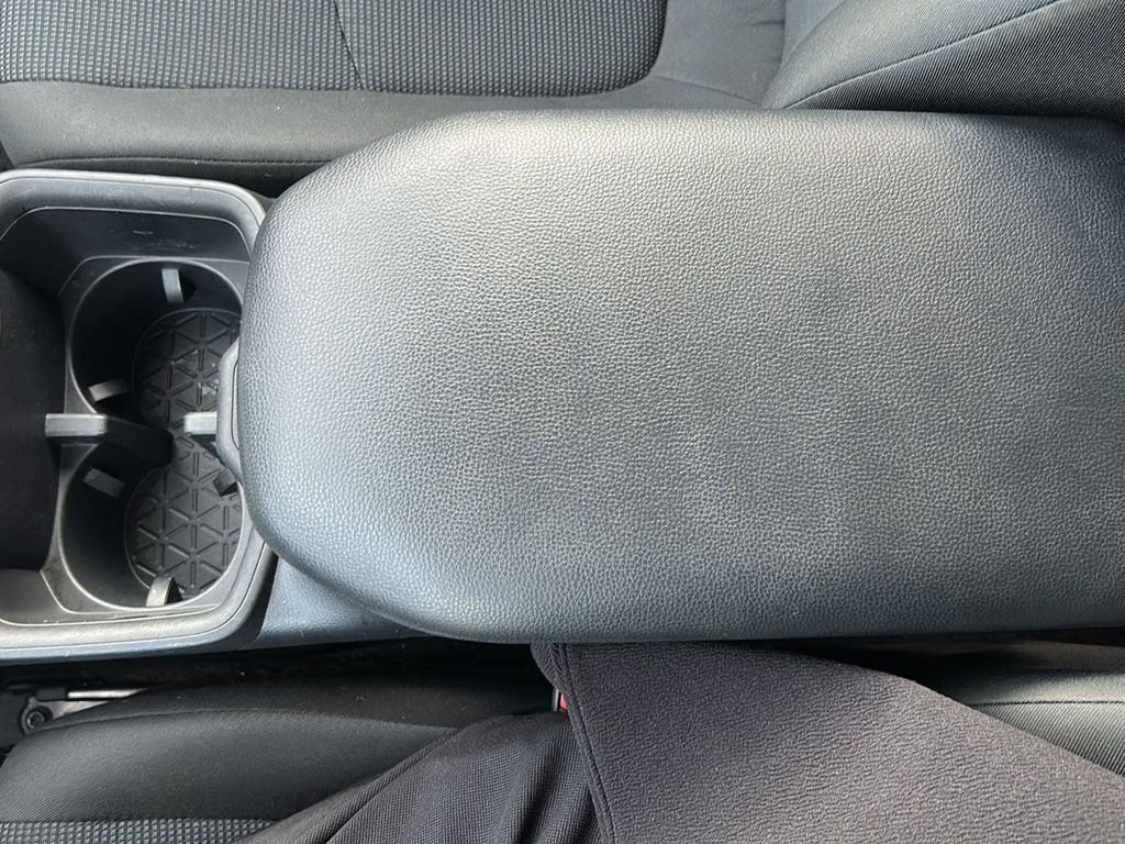 Used 2022 Toyota RAV4 LE image 18