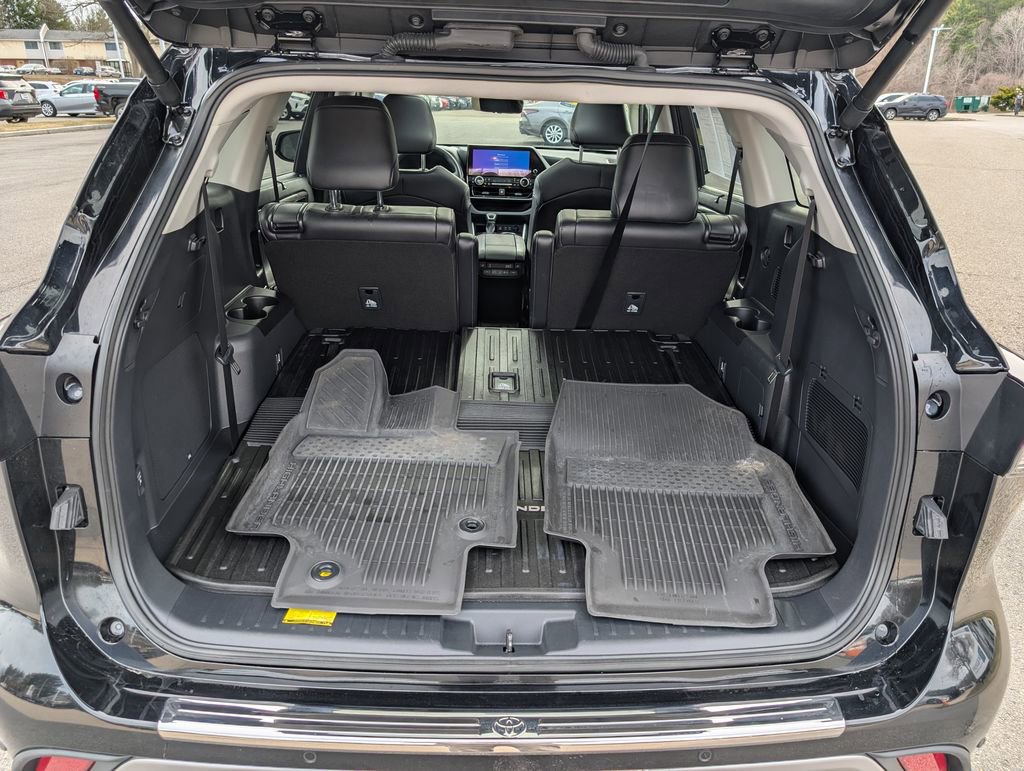 Used 2024 Toyota Highlander Platinum image 13