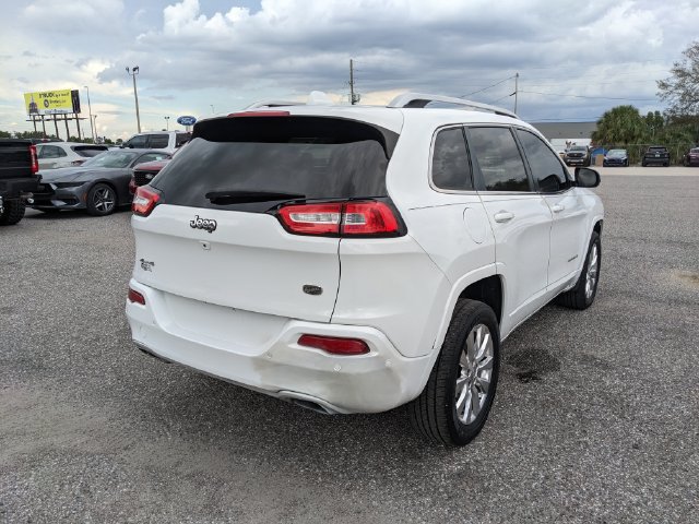 Used 2017 Jeep Cherokee Overland w/ Technology Group AWD/4WD image 4