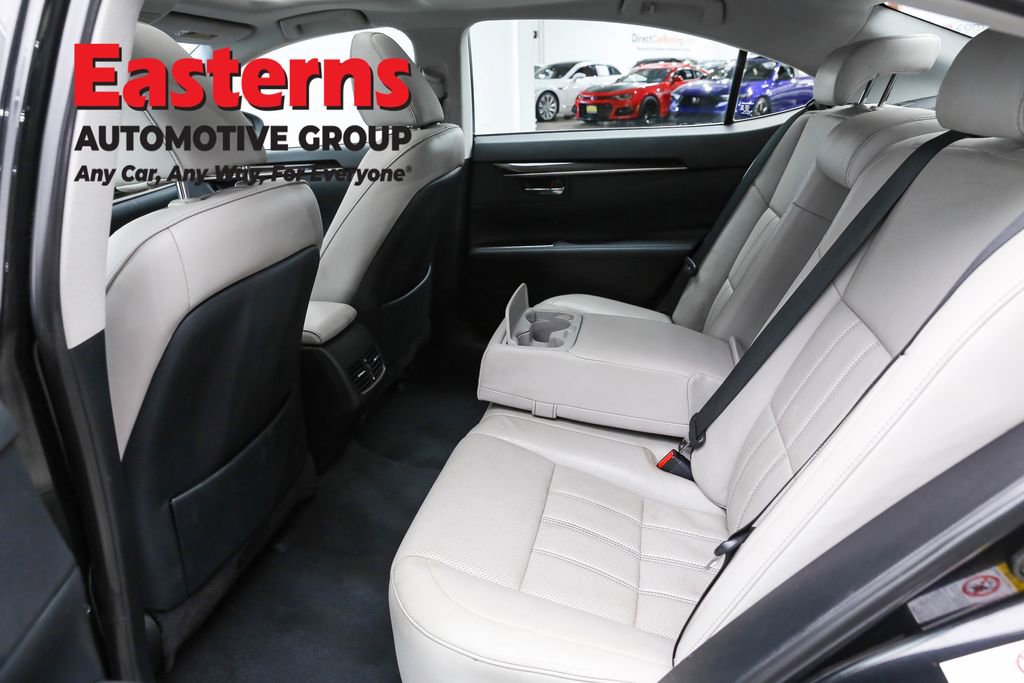 Used 2018 Lexus ES 350 350 w/ Luxury Package w/Wood Trim image 25