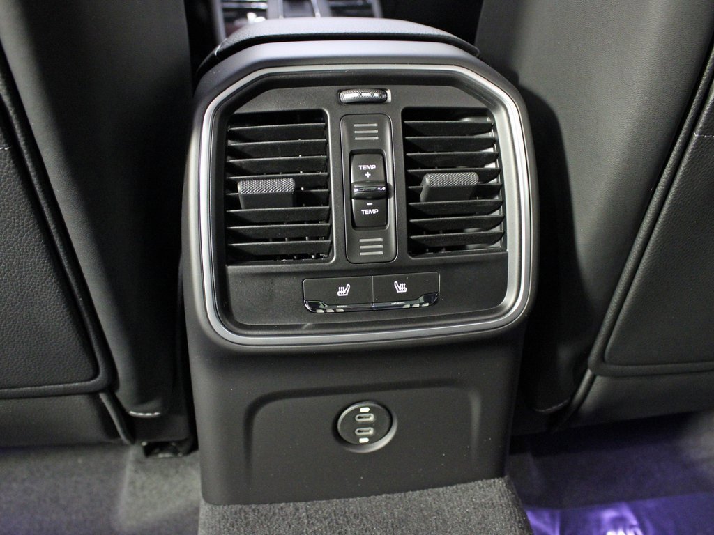 Used 2026 Porsche Macan image 35