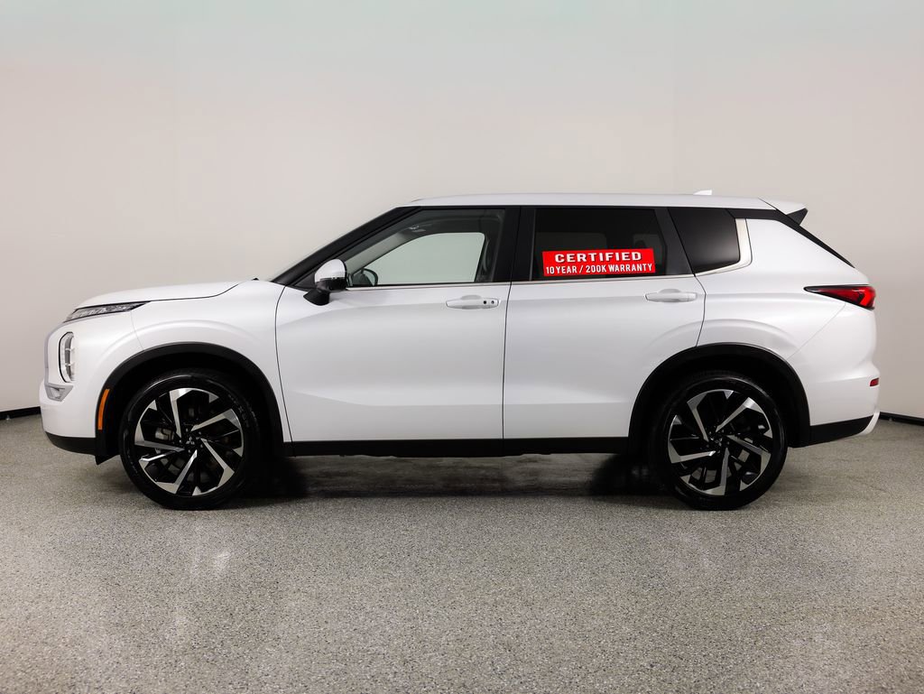 Used 2024 Mitsubishi Outlander SE image 5