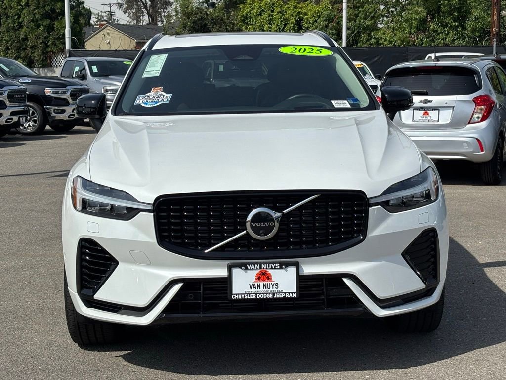 Used 2025 Volvo XC60 T8 Ultra w/ Protection Package Premier AWD/4WD image 7