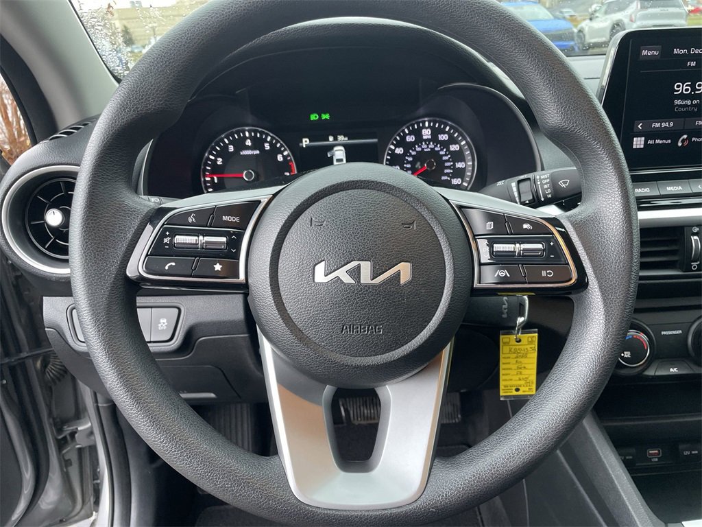 Certified 2022 Kia Forte LXS w/ LXS Technology Package image 14