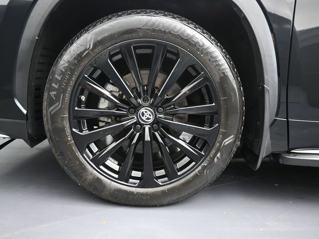 Used 2024 Toyota Highlander XSE image 10