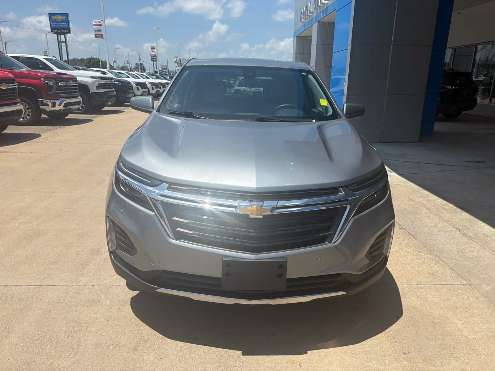 Used 2023 Chevrolet Equinox LT w/ Driver Convenience Package AWD/4WD image 10