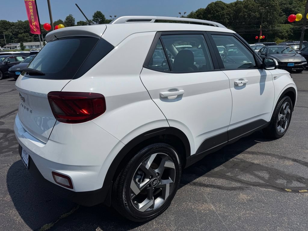 Certified 2026 Hyundai Venue SEL FWD image 5