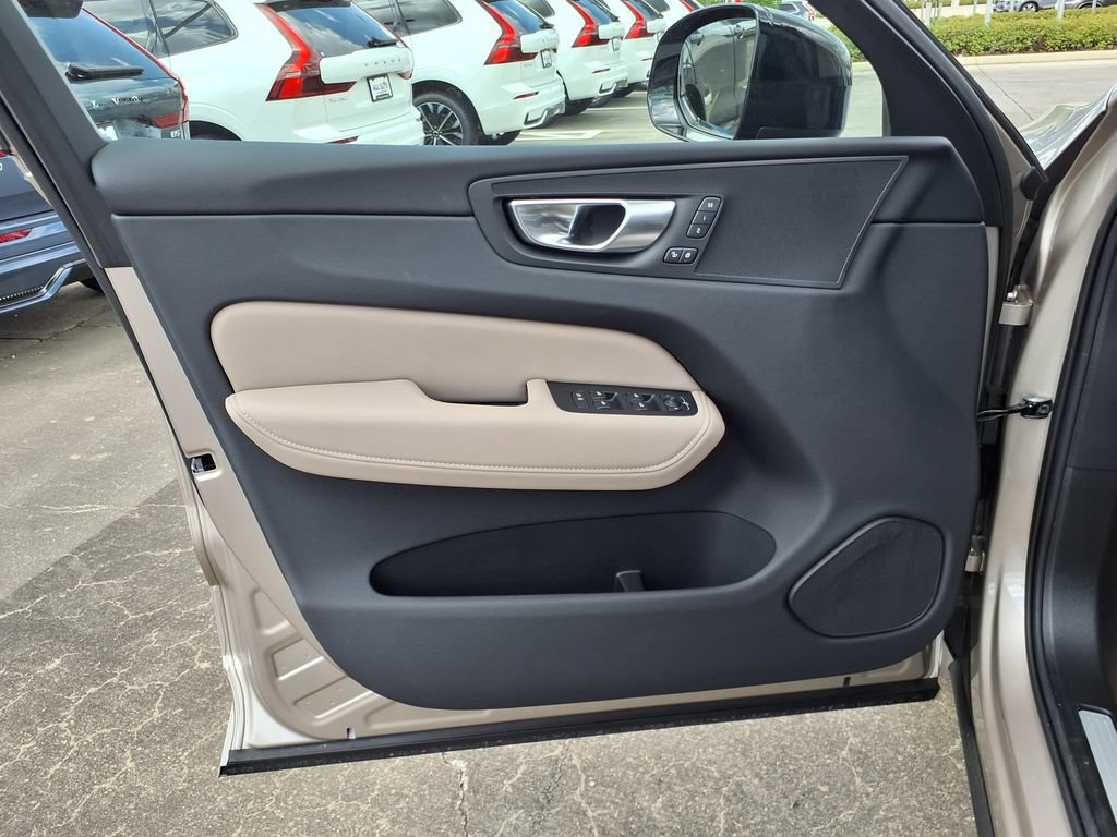 New 2026 Volvo XC60 B5 Plus w/ Protection Package Premier AWD/4WD image 13