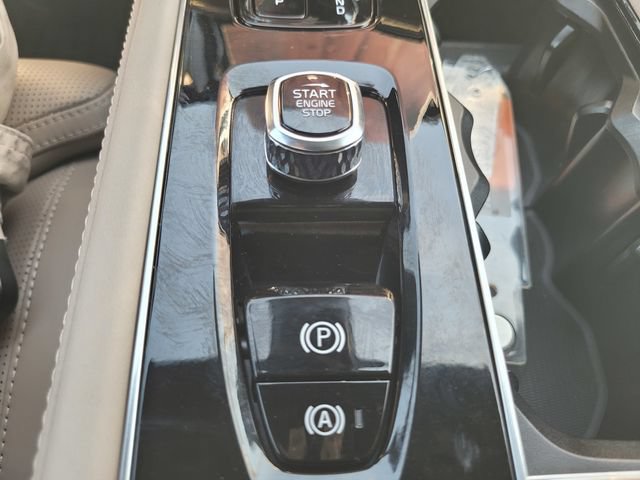 Used 2026 Volvo XC90 B6 Ultra w/ Protection Package AWD/4WD image 25