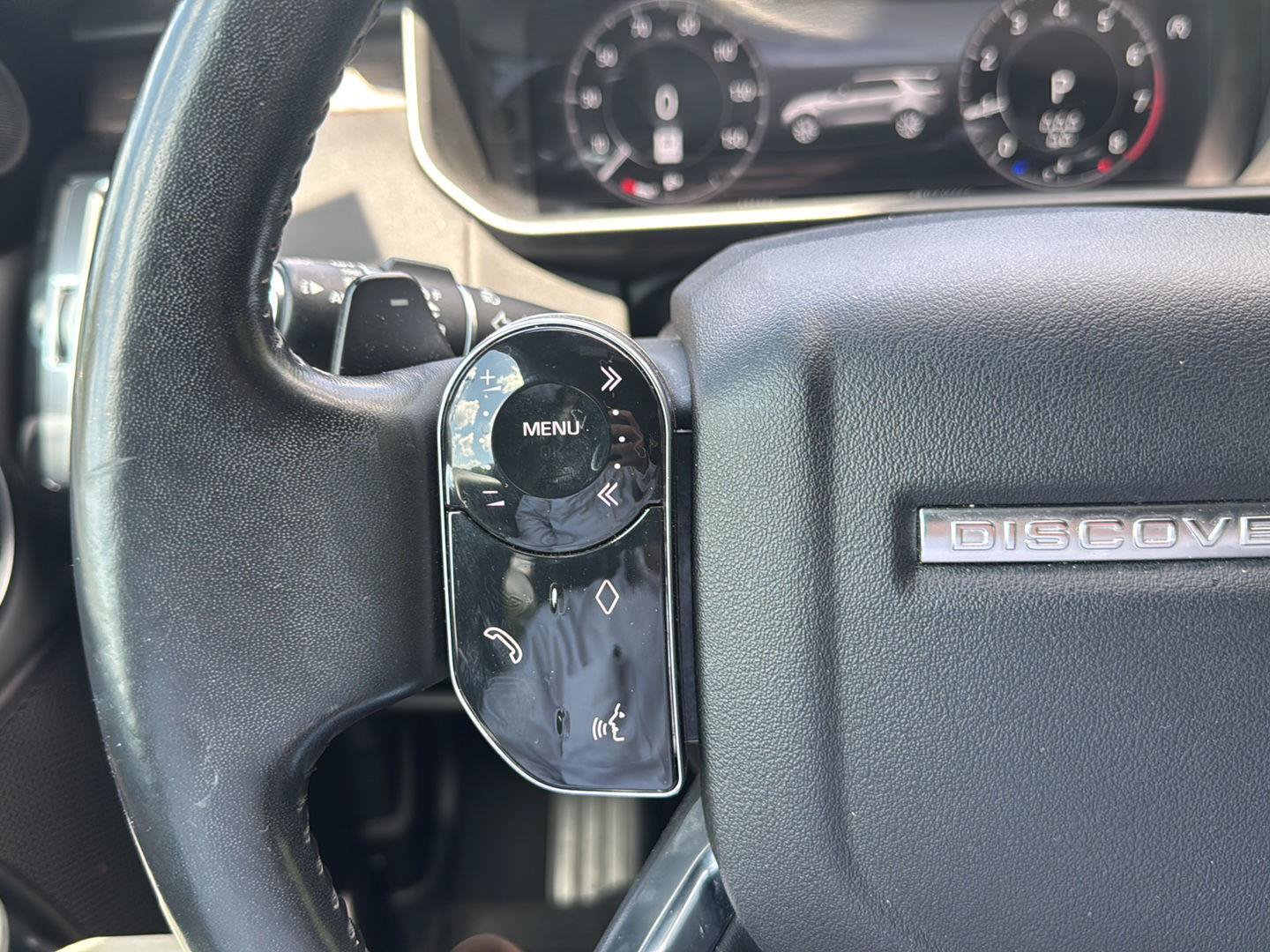 Certified 2019 Land Rover Discovery HSE AWD/4WD image 16