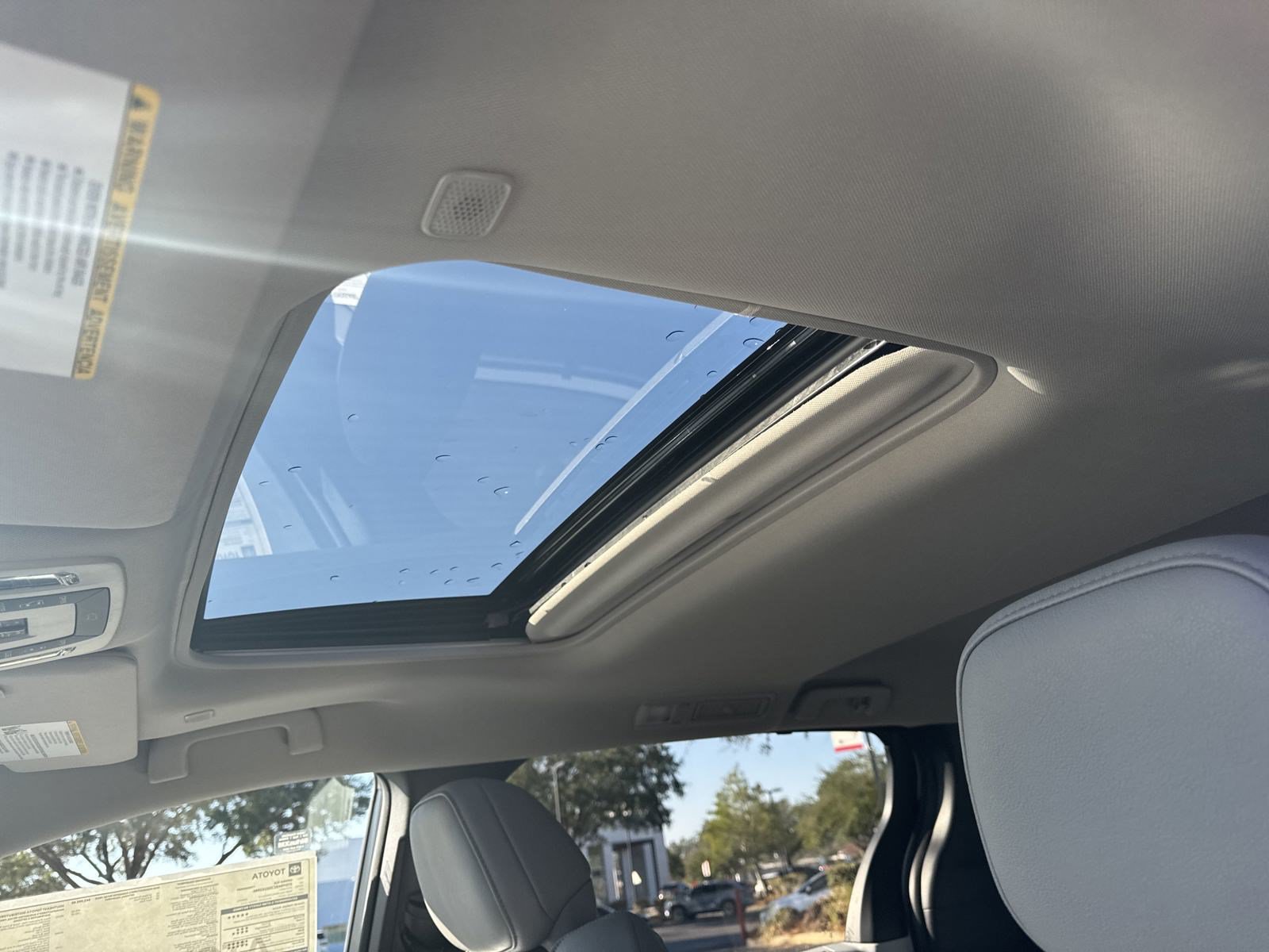New 2025 Toyota Sienna XLE FWD image 16