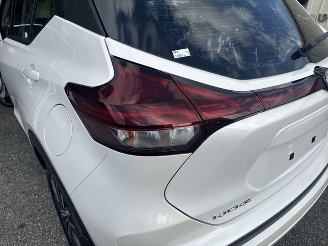 Used 2023 Nissan Kicks SV FWD image 32