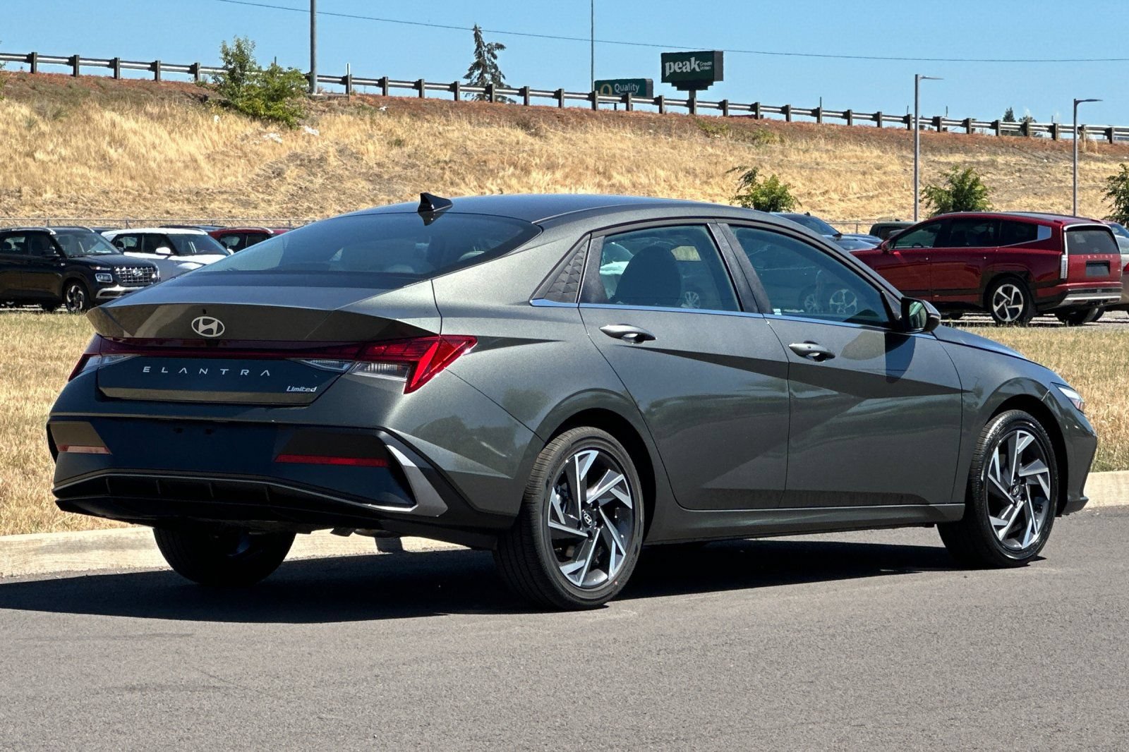 New 2026 Hyundai Elantra Limited FWD image 3