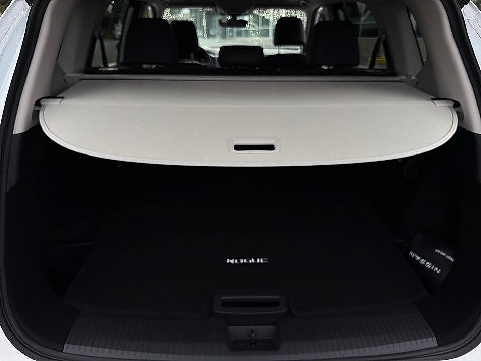 Used 2026 Nissan Rogue Dark Armor FWD image 27