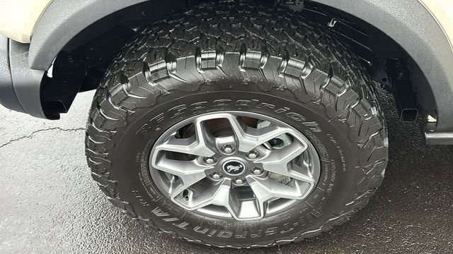 Used 2025 Ford Bronco Badlands image 38